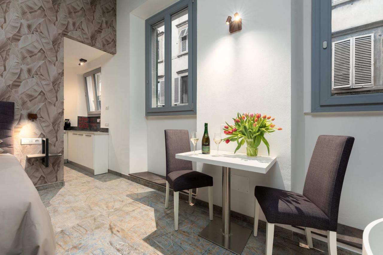 F1Rst Suite Apartment & Spa Флоренція Екстер'єр фото